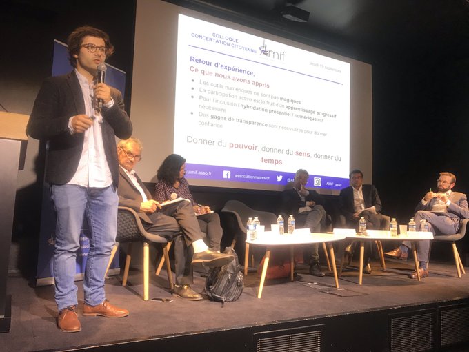 Virgile intervient au colloque de l'Association des Maires d'Île-de-France au sujet à la table ronde "Les outils de la civic-tech vont-ils transformer la participation citoyenne ?"